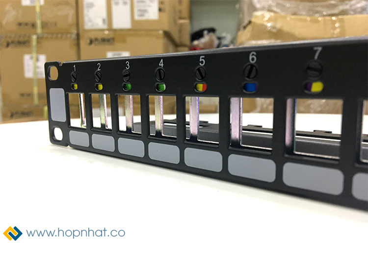 Patch Panel 24 Port chính hãng Legrand chất lượng tốt, giá rẻ