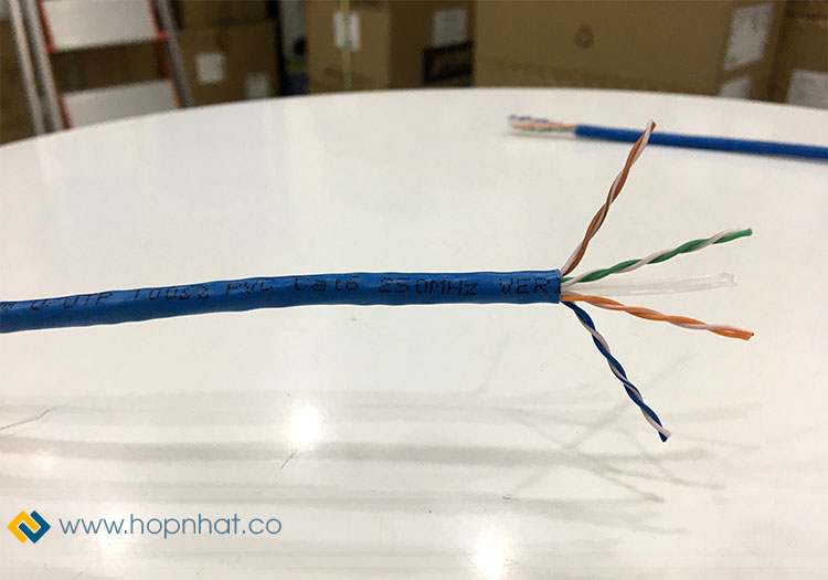 Dây cáp mạng PVC Cat6 Legrand